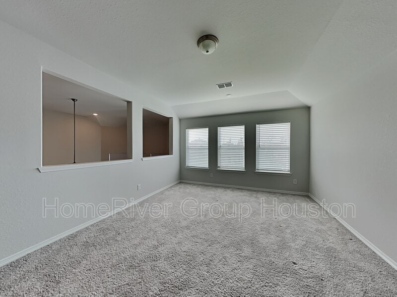 Building Photo - 8926 Emerald Cane Dr