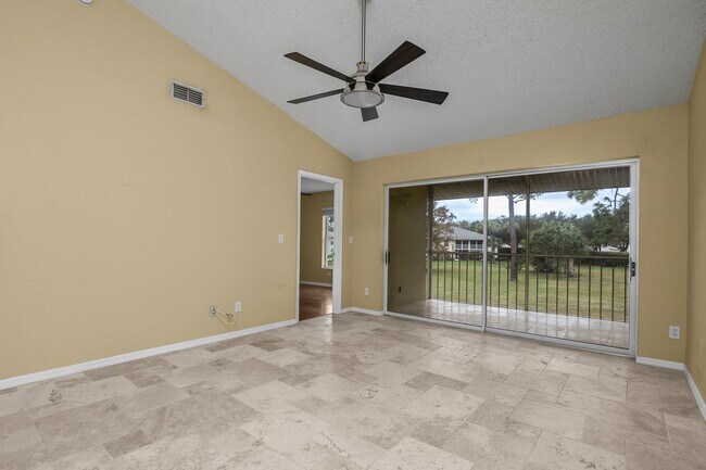 Building Photo - Berkshire Lakes, 2nd Floor, Corner Unit for Annual Lease