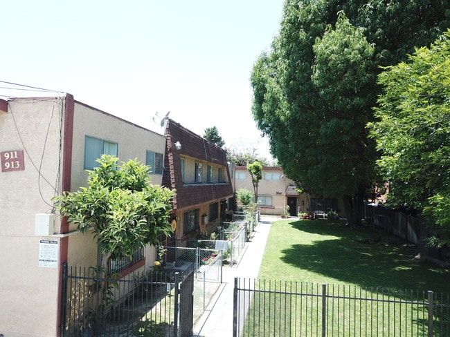 Primary Photo - Rose Apartments