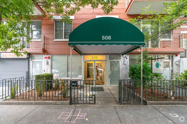Building Photo - 504 Washington Ave
