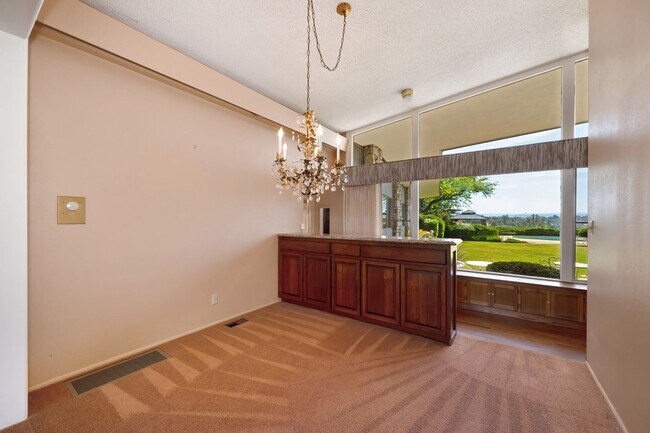 Building Photo - Luxury Living with Stunning 360-Degree Vie...