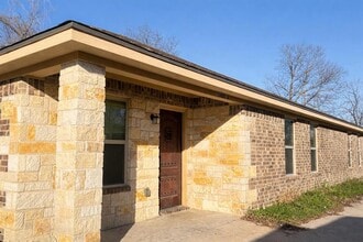 Building Photo - 1403 Strickland St