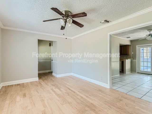 Building Photo - 7422 Stonehouse Dr