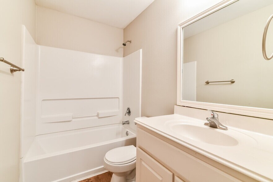 Building Photo - 4722 San Antonio River Dr