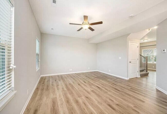 Building Photo - Beautiful 4 bedroom in Blue Springs! Coming Soon!