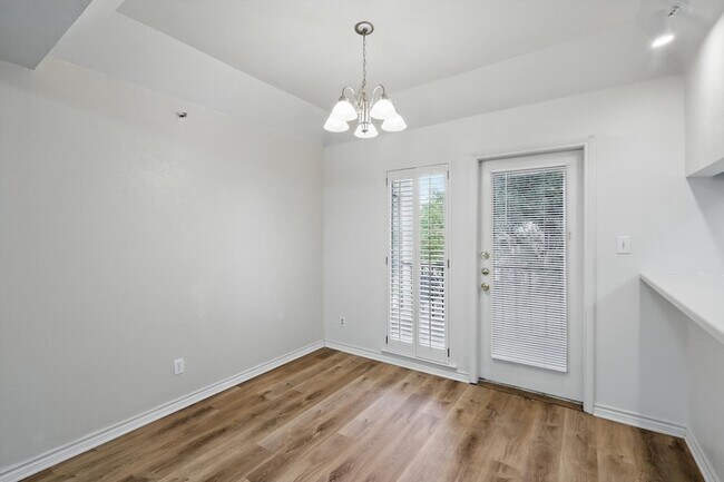 Building Photo - 3105 San Jacinto St