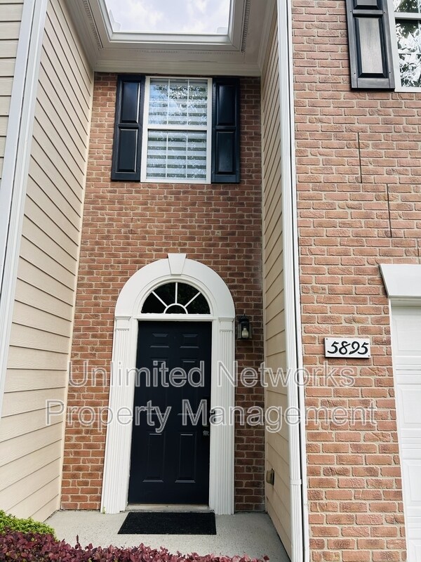 Building Photo - 5895 Terremont Cir