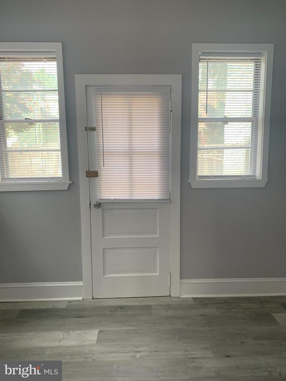 Building Photo - 2982 E Thompson St