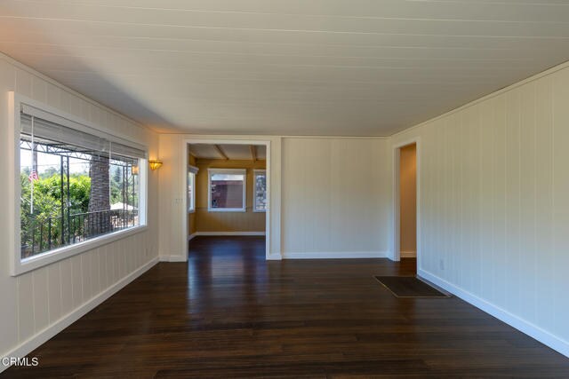 Building Photo - 8111 Santa Ana Rd