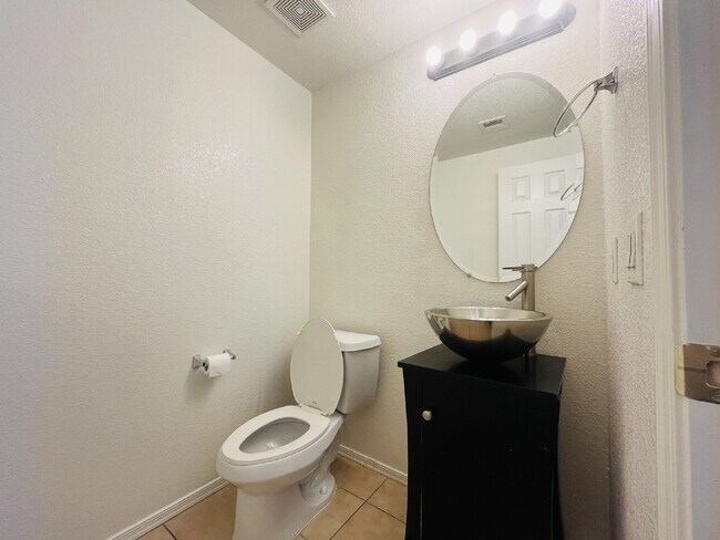 Building Photo - 18250 N Cave Creek Rd