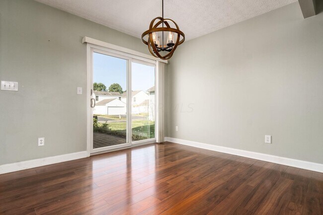 Building Photo - 1383 Pansy St