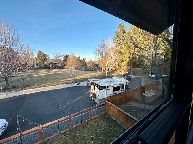 Building Photo - 124 NW Columbia St