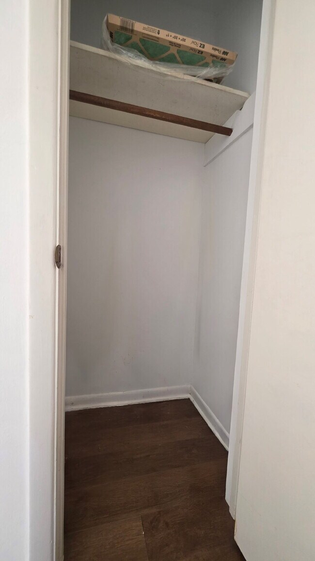 Building Photo - Updated 3-Bedroom Home with Open Layout and Large Backyard