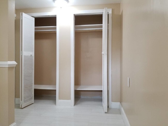 Building Photo - 176-44 130th Ave