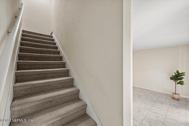 Building Photo - 7023 Buroak Ct