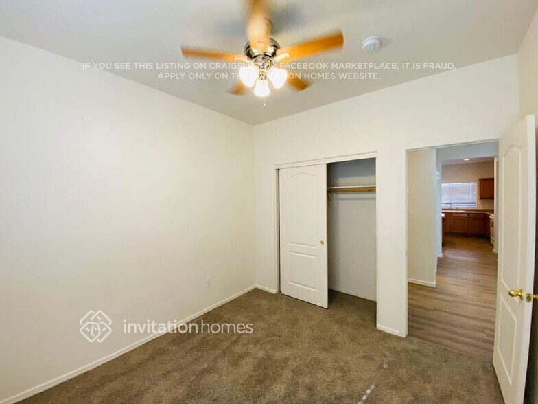 Building Photo - 2103 E La Costa Dr