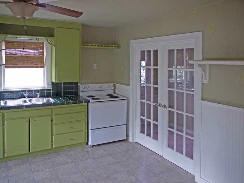 Building Photo - 208 N 8th St