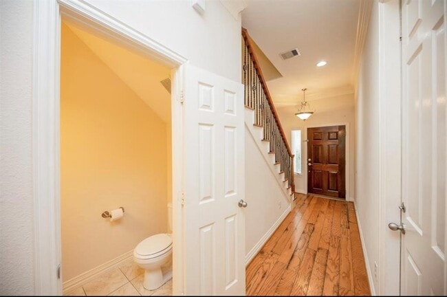 Building Photo - 7103 Windwater Lagoon Dr