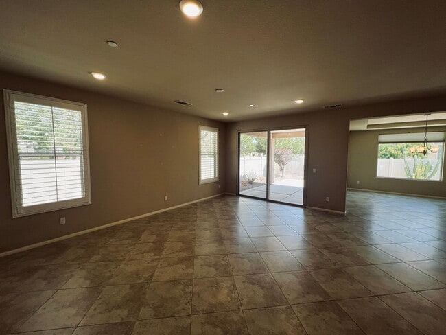Building Photo - Gorgeous 2 bedroom and 2 bathroom home in ...