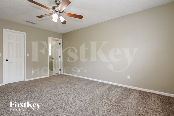 Building Photo - 12557 Ashglen Dr N