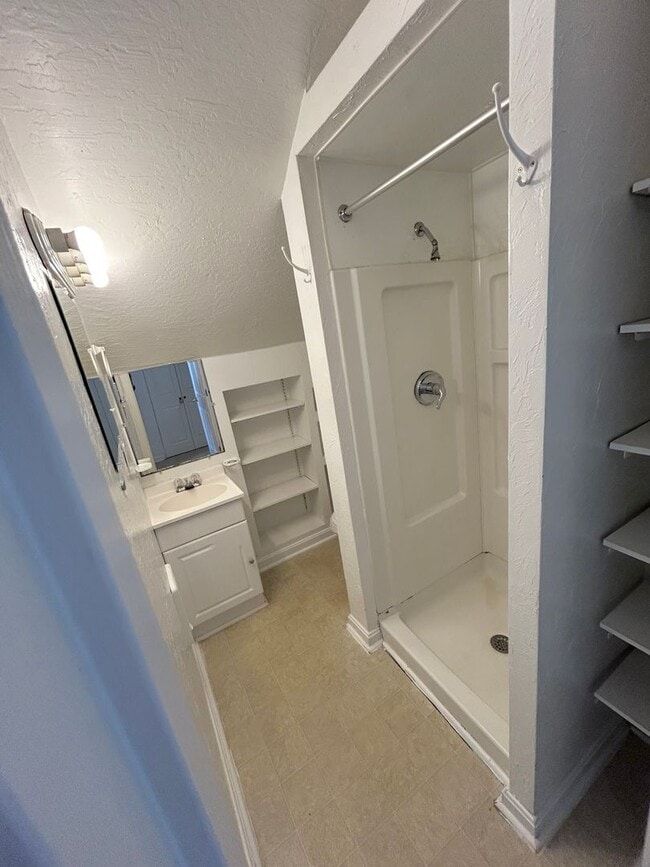 Building Photo - Four Bedroom House just outside Blacksburg