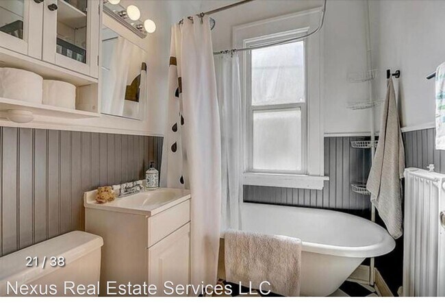Building Photo - 2 br, 1 bath House - 3444 Grand Ave S #102