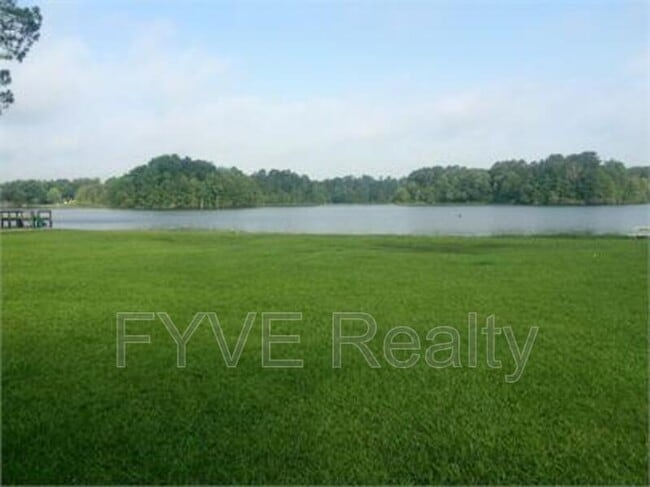 Building Photo - 282 Fountain Lake Dr