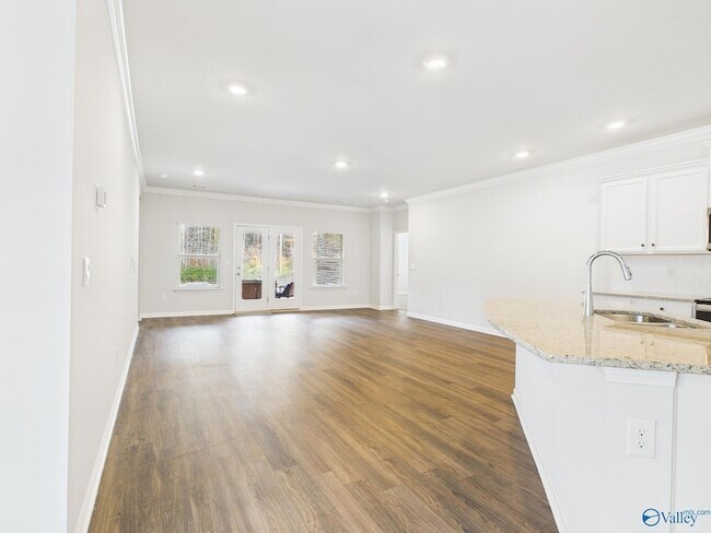 Building Photo - 157 High Leaf Dr