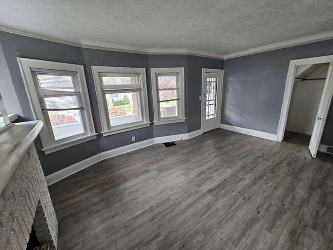 Building Photo - 15906 Corsica Ave