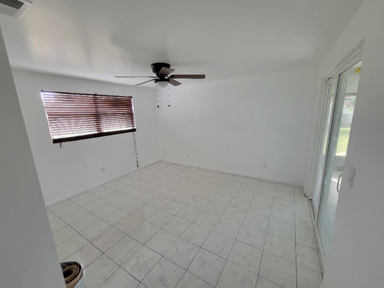 Building Photo - 111 Francis Dr NE