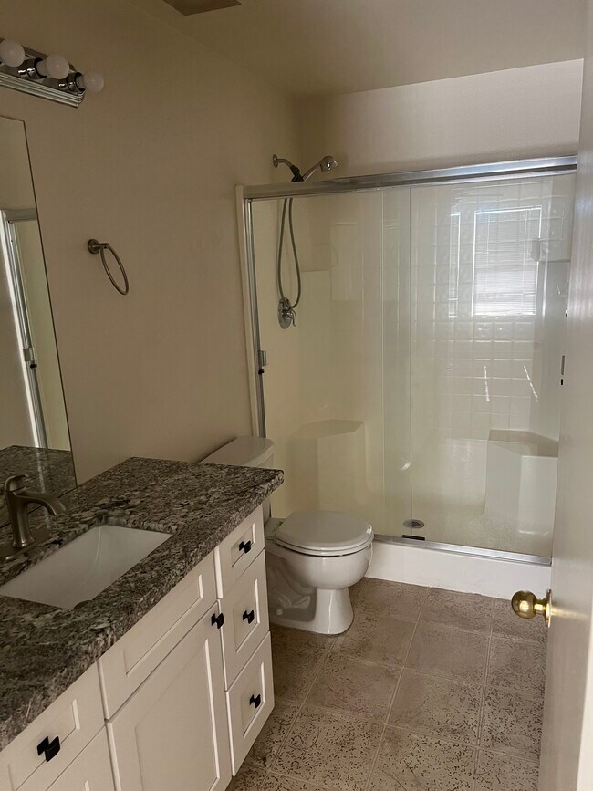 Building Photo - 1253 Lullabrooke Ct