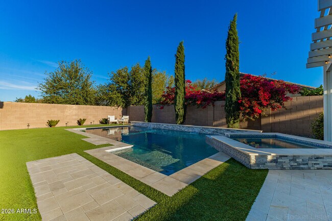 Building Photo - 20399 E Mockingbird Dr