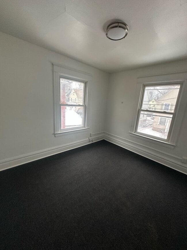 Building Photo - 37 Forester St