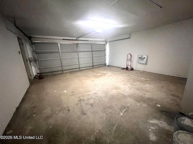 Building Photo - 405 Beaver Creek Dr