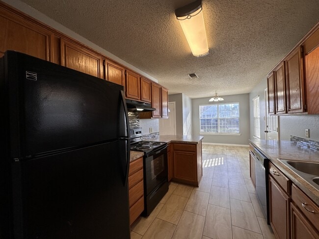 Building Photo - 4203 Savannah Cir