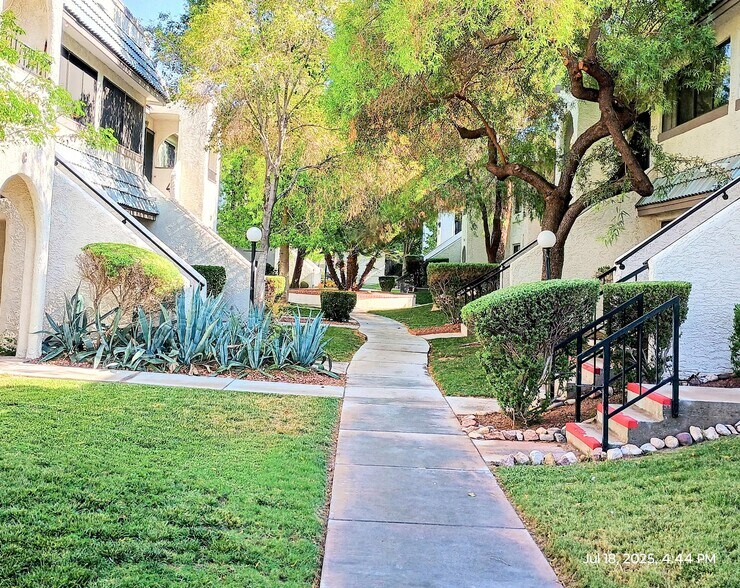 Building Photo - 1400 Santa Margarita St