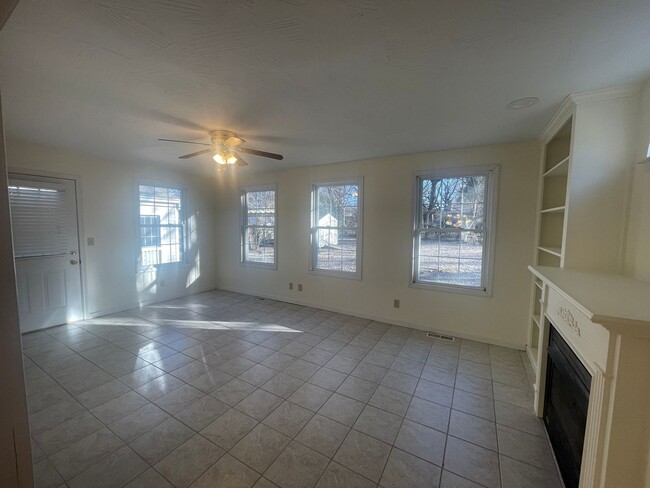 Building Photo - Charming 2-Bed, 1.5-Bath With Flex Space f...