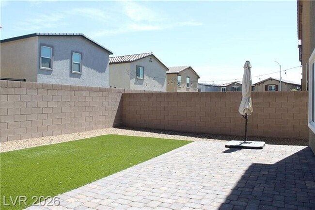 Building Photo - AMAZING 4 BEDROOM IN THE HEART OF ALIANTE