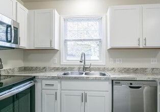 Building Photo - 100 Graham Rd