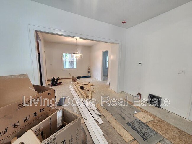 Building Photo - 711 N 30th St
