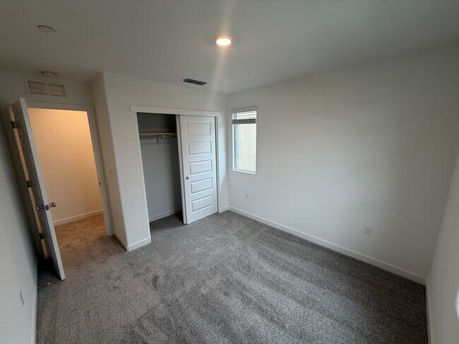 Building Photo - 3 Bedroom | 2.5 Bathroom | New two-story home in Elk Grove