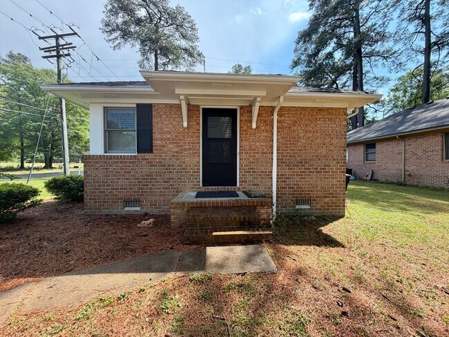 Building Photo - N Thalia Road - Duplex