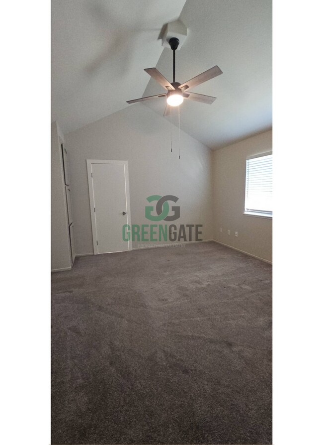 Building Photo - Now Available! Spacious 3 Bedroom, 2 Bathroom Home.