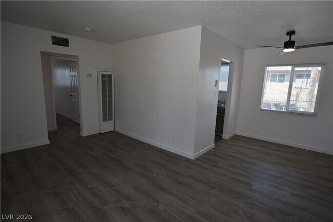 Building Photo - 378 N 13th St