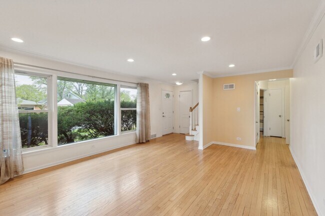 Building Photo - 9225 Karlov Ave