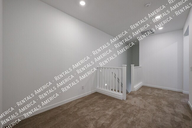 Building Photo - 4077 S Sabrina Dr