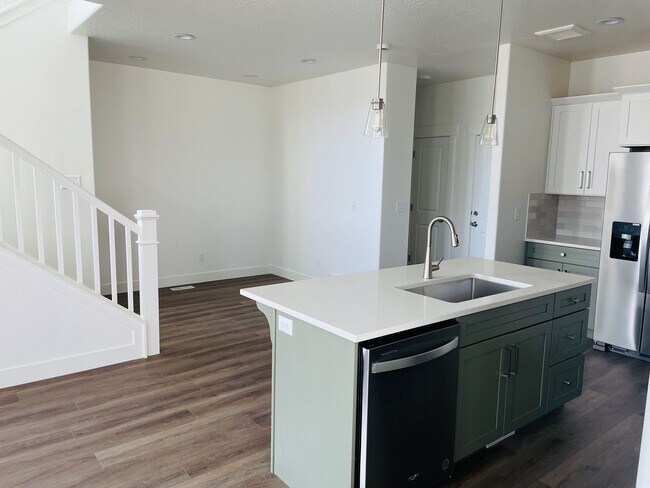 Building Photo - New Construction Townhome in Prime Riverton Location