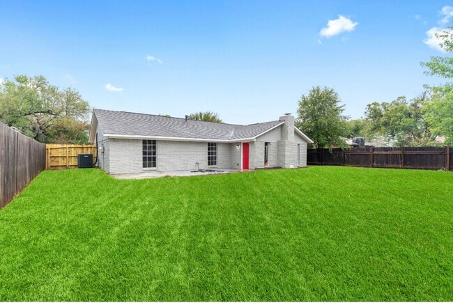 Building Photo - 125 Bastrop St