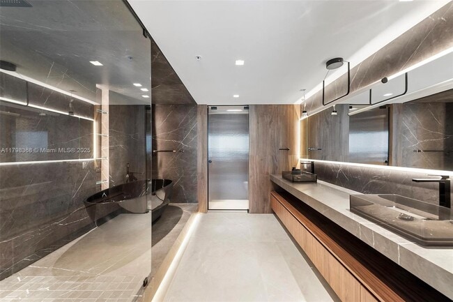 Building Photo - 400 Sunny Isles Blvd