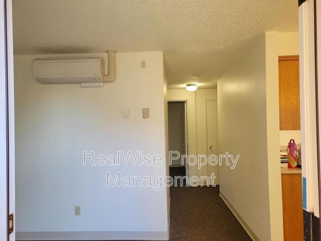 Building Photo - 702 SW Isham St
